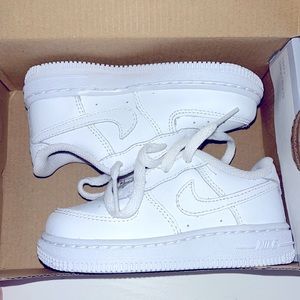 White Air Force 1 size 8C brand new